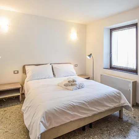 2 Bedroom Gorgeous In *